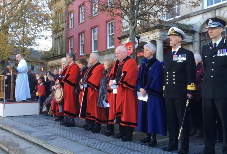 برطانیہ میں جعلی ایڈمرل کی تقریب میں شرکت سے ہلچل مچ گئی