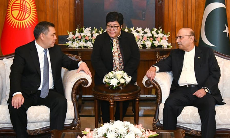 صدرآصف زرداری سے کرغزستان کے صدرکی ملاقات، دوطرفہ تعلقات اور تعاون کے فروغ پر اتفاق Asif Ali Zardari