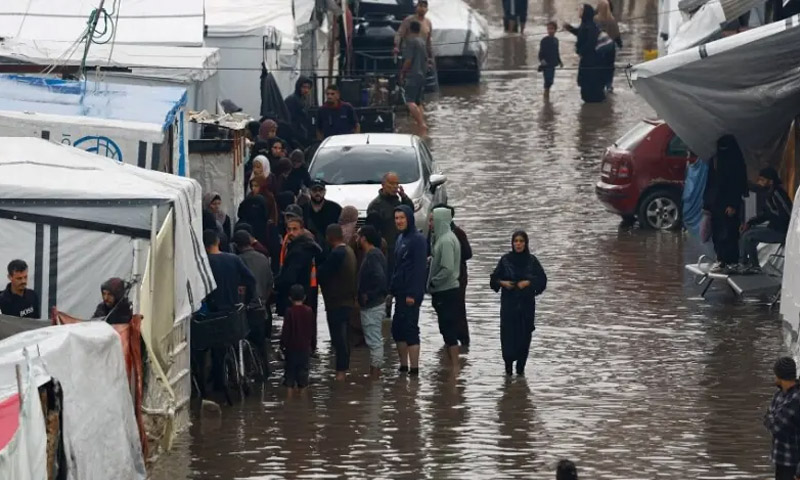 غزہ میں برفباری اور بارش سے سیلابی صورتحال، بے گھر فلسطینی شدید مشکلات کا شکار Ghaza
