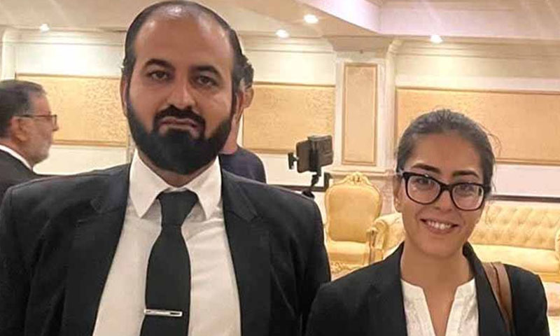 ایمان مزاری کے شوہر کے کیس کی سماعت کے دوران عدالتی ماحول کشیدہ، ہاتھا پائی کی کوشش ایمان مزاری کے شوہر کے کیس کی سماعت کے دوران عدالتی ماحول کشیدہ، ہاتھا پائی کی کوشش
