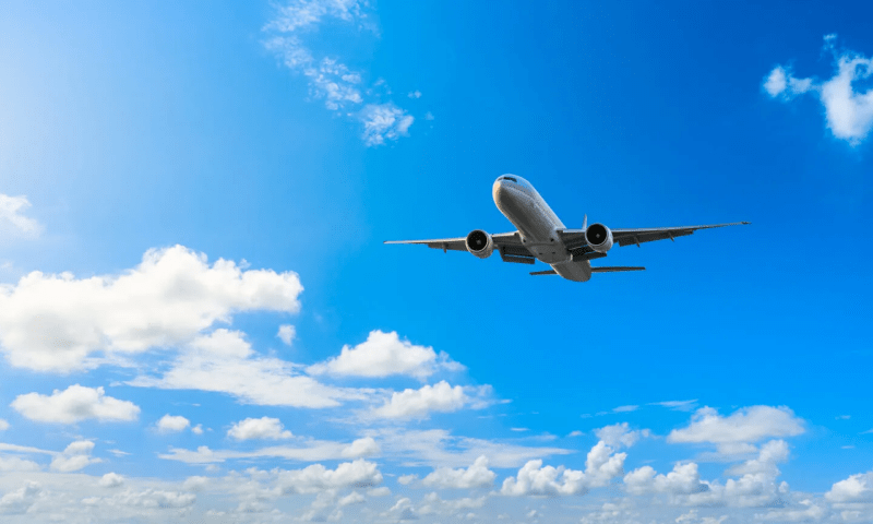 تنخواہ نہ ملنے پر پائلٹ کا انوکھا احتجاج ، خود کو کاک پٹ میں بند کر لیا pilot