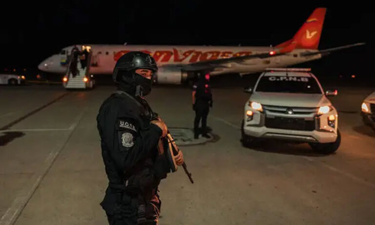 امریکا نے 172 تارکین وطن کو خصوصی طیارے سے واپس بھیج دیا