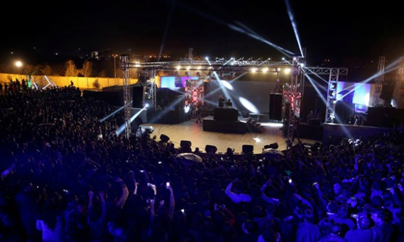 دوران کنسرٹ حادثہ،معروف گلوکارہ شدید زخمی concert