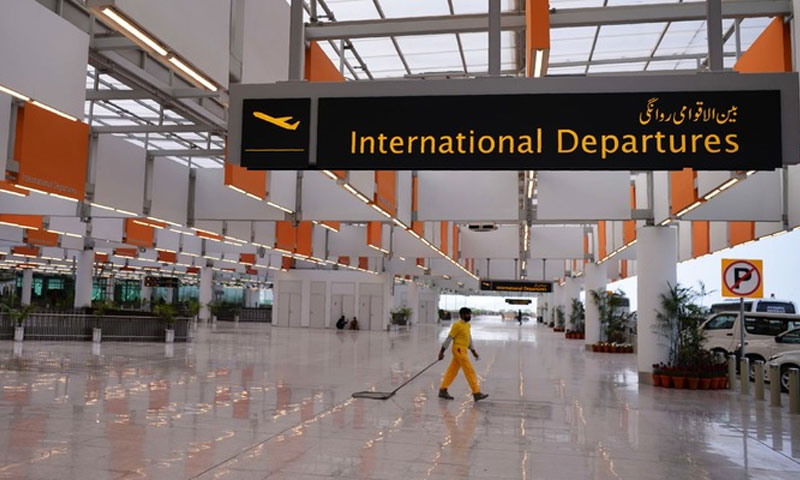 ایف آئی اے نے فیصل آباد ایئرپورٹ پر 13 مسافر آف لوڈ کر دیے