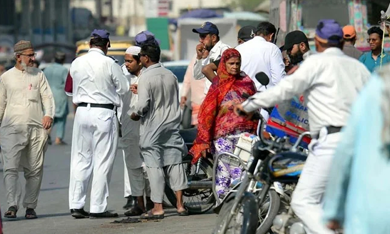 بھاری چالان سے پریشان موٹرسائیکل چلانے والوں کو خوشخبری سنا دی گئی motercylce challan