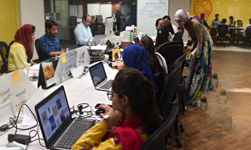 وفاقی ملازمتوں میں خواتین کیلئے مختص 10فیصد کوٹہ پر عملدرآمد کی رپورٹ طلب federal employees