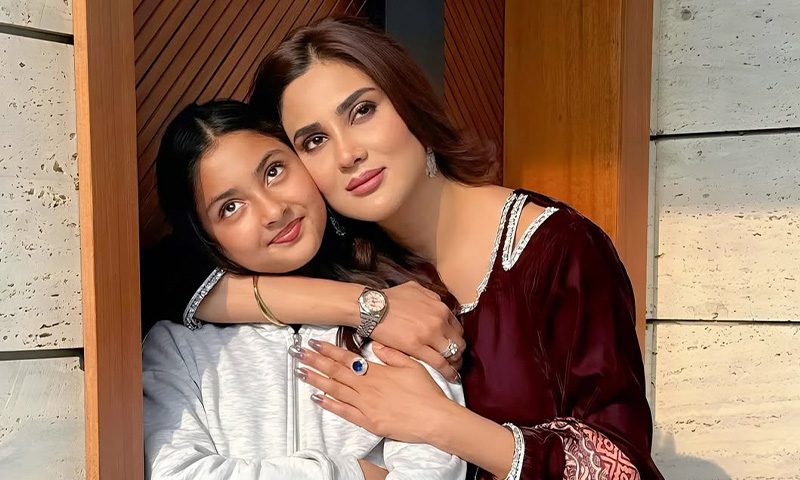 ویوز کے لیے بیٹی کو استعمال کرنے پر فضا علی تنقید کی زد میں