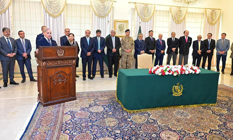 پی آئی اے نجکاری کی دستاویزات پر دستخط،وزیر اعظم کی قوم کو مبارکباد pm
