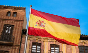 اسپین نے لاکھوں غیرقانونی تارکینِ وطن کو خوشخبری سنا دی