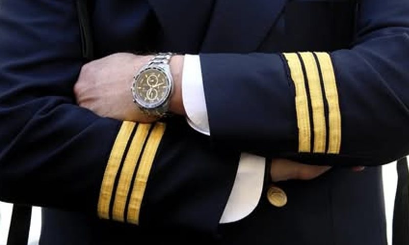 پائلٹ کا روپ دھار کر مفت سفر کرنے والا شخص گرفتار pilot