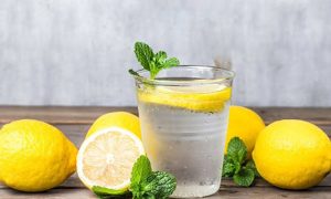لیموں پانی پینے سے جسمانی صحت اور جلد پر کیا اثر پڑتا ہے؟