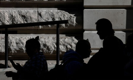 سینکڑوں سرکاری نوکریوں کے خاتمے کا منصوبہ، برطانوی حکومت متحرک