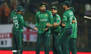 نیوزی لینڈ کو انگلینڈ کے ہاتھوں شکست ، پاکستان کے سیمی فائنل تک پہنچنے کے امکانات روشن