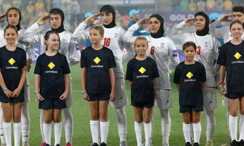 ایشیا کپ، ایرانی خواتین فٹبالرزکا مسلح افواج کو سیلیوٹ، شائقین کی بھرپور داد