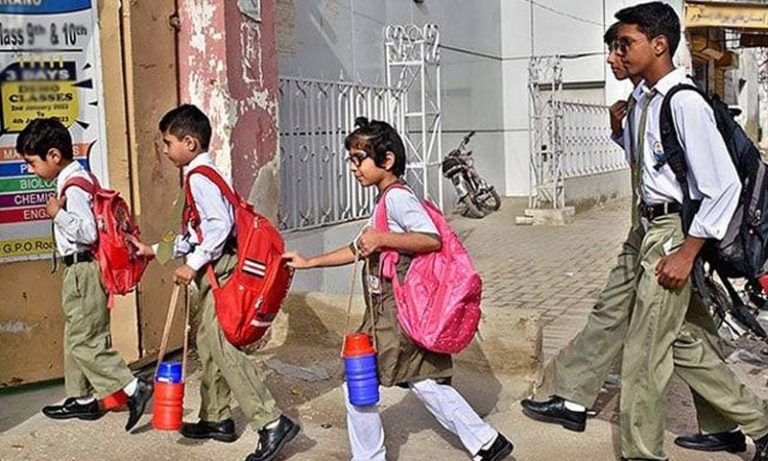 خیبر پختونخوا کے نجی اسکولوں میں دو ماہ کیلئے جمعہ اور ہفتہ تعطیل کا فیصلہ