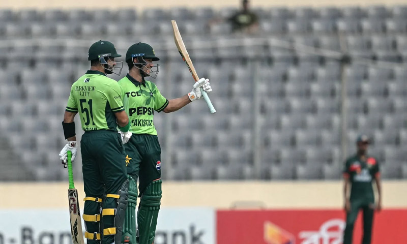 دوسرا ون ڈے، پاکستان کی بنگلادیش کیخلاف بیٹنگ جاری