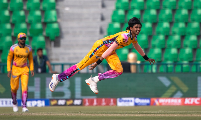 پی ایس ایل 11: پشاور زلمی نے راولپنڈیز کے ہاتھوں سے فتح چھین لی