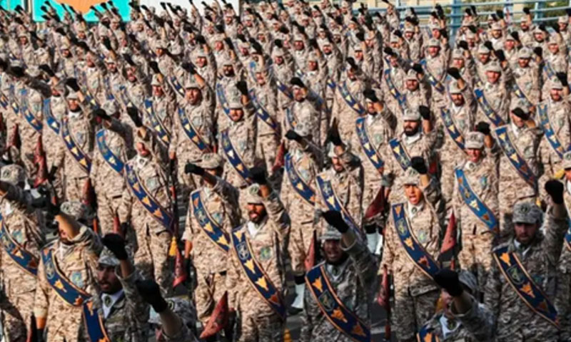 امریکا آئل ٹینکرز کو آبنائے ہرمز سے گزار کر دکھائے، پاسداران انقلاب کا ٹرمپ کو چیلنج