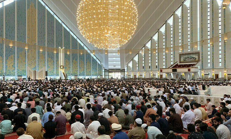 ملک بھر میں عید کے اجتماعات، ملکی سلامتی اور امت مسلمہ کیلئے خصوصی دعائیں