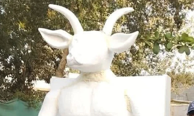 کراچی میں شیطانی شکل کا مجسمہ، حقیقت سامنے آ گئی