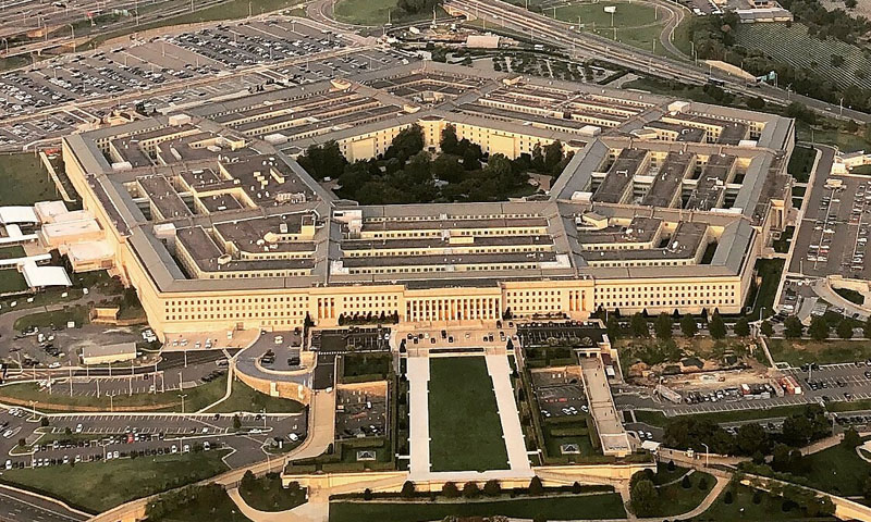 واشنگٹن میں سیکیورٹی الرٹ، پینٹاگون اور فوجی تنصیبات کے اوپر نامعلوم ڈرونز کی پروازیں