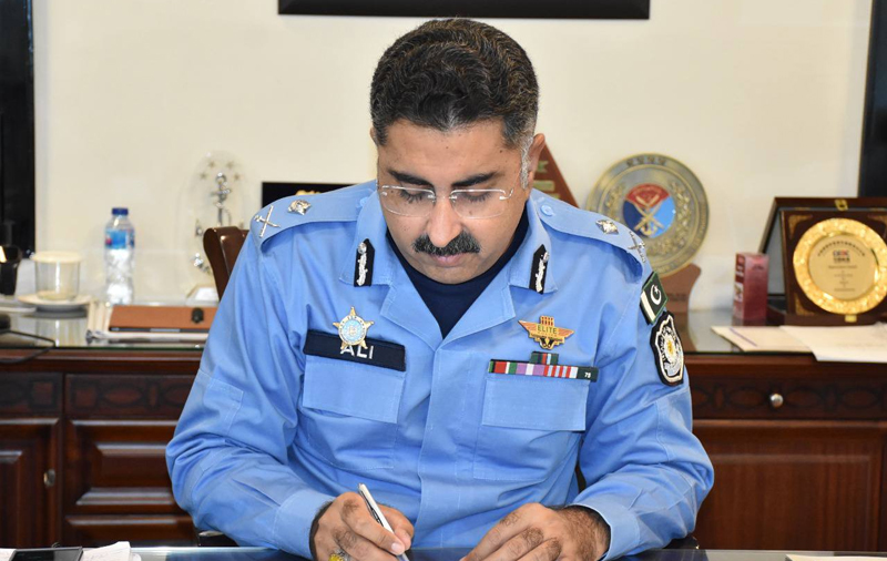 آئی جی اسلام آباد سید علی ناصر رضوی کا شہر کے مختلف علاقوں کا دورہ