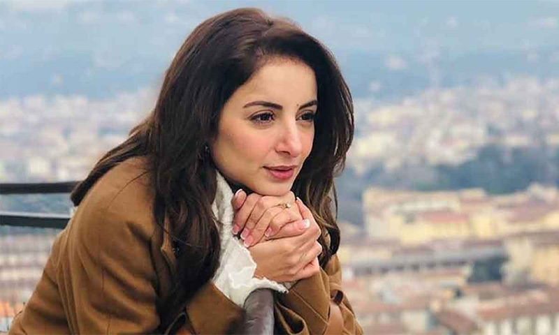 ثروت گیلانی کا سسر کی بیماری کے دوران خوش مزاج رویہ تنقید کا شکار