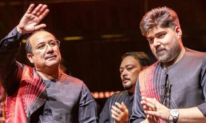 راحت فتح علی خان اور بیٹے کو برطانوی پارلیمنٹ میں عالمی اعزاز سے نوازا گیا