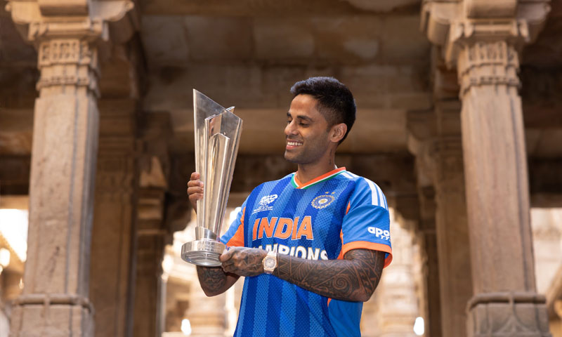 ٹرافی مسجد نہیں جا سکتی تو مندر کیوں گئی؟ بھارت میں نیا تنازع