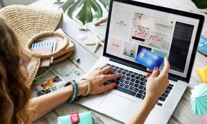 آن لائن خریداری مہنگی پڑ گئی، خاتون بھاری مالی فراڈ کا شکار