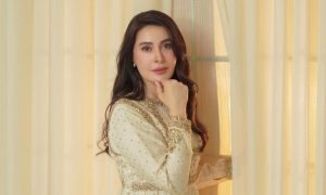 شائستہ لودھی کی عید تصاویر پر قیاس آرائیاں، شوہر کی غیر موجودگی نے بحث چھیڑ دی