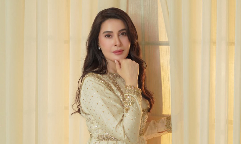 شائستہ لودھی کی عید تصاویر پر قیاس آرائیاں، شوہر کی غیر موجودگی نے بحث چھیڑ دی