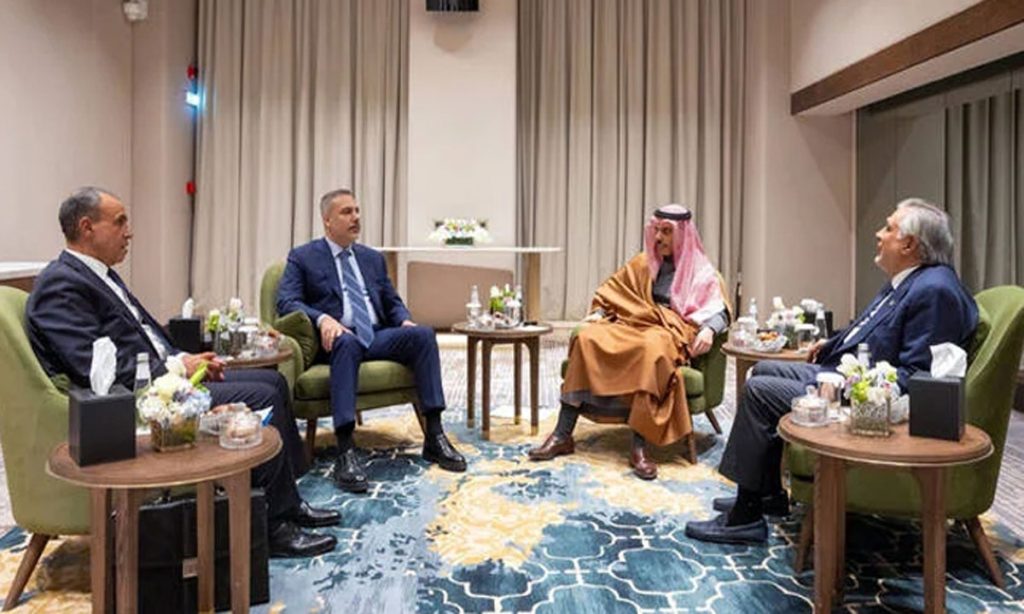 مشرق وسطیٰ میں بڑھتی کشیدگی، پاکستان کی زیرصدارت وزرائے خارجہ اجلاس جاری