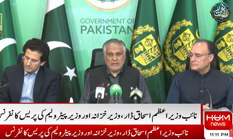 پیٹرول اور ڈیزل کی قیمتوں میں 55 روپے فی لیٹر اضافہ کردیا گیا