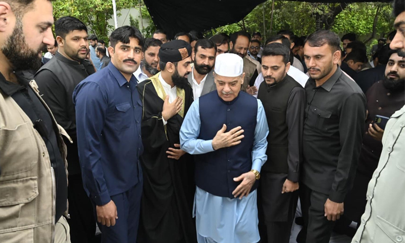 وزیر اعظم کا سیاسی و عسکری قیادت سے ٹیلیفونک رابطہ،عید کی مبارکباد اور نیک خواہشات کا اظہار