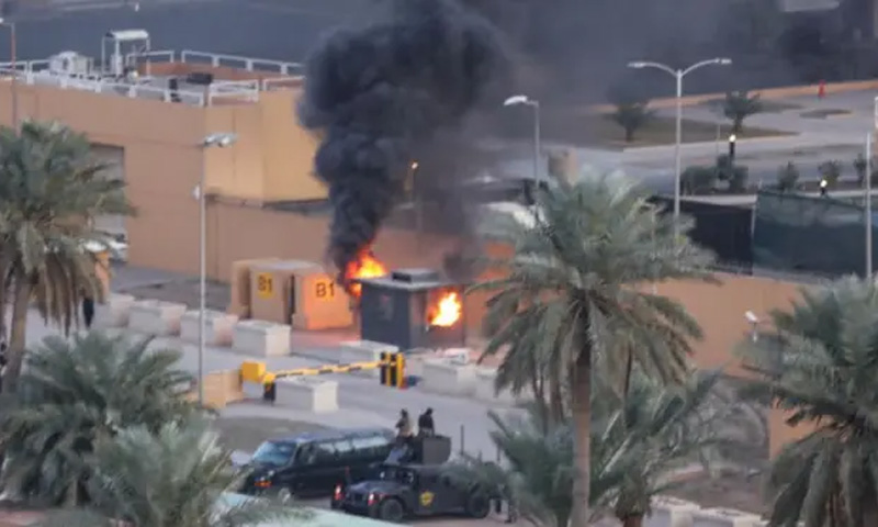 بغداد میں امریکی سفارتخانے پر میزائلوں سے حملہ