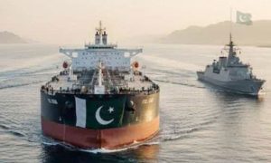 آبنائے ہرمز سے دو جہاز کراچی پہنچ گئے