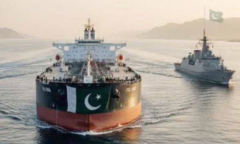 آبنائے ہرمز سے دو جہاز کراچی پہنچ گئے