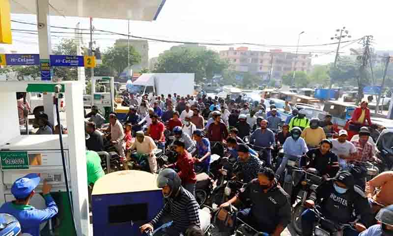 اسلام آباد کے پیٹرول پمپس پرشہریوں کا رش، ضلعی انتظامیہ کا اہم پیغام