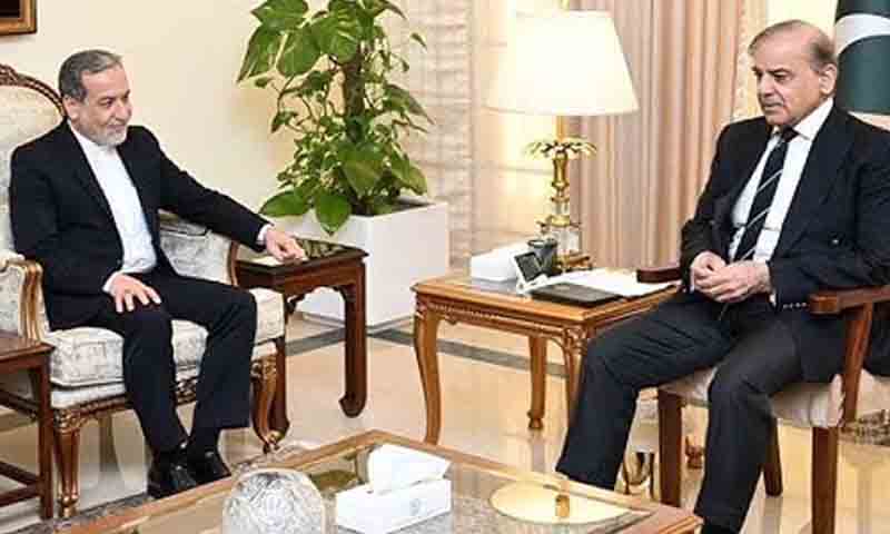 وزیراعظم شہبازشریف سے عباس عراقچی کی اہم ملاقات، خطے کی صورتحال پرمشاورت