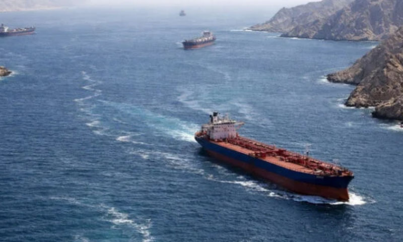 ایران کی آبنائے ہرمز سے گزرنے والے جہازوں کو متبادل راستے اختیار کرنے کی ہدایت