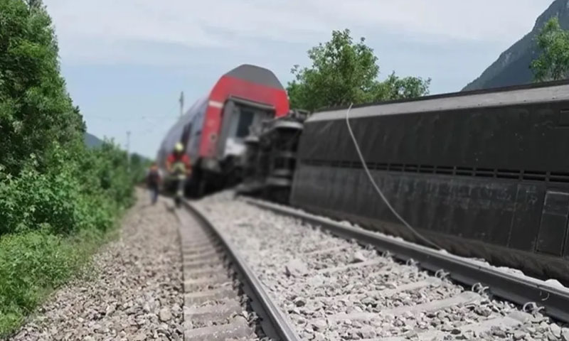 ڈنمارک میں دو ٹرینیں آپس میں ٹکرا گئیں