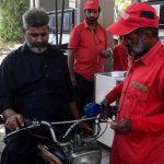 تمام موٹر سائیکل سوار سبسڈی کے اہل نہیں ہوں گے، مشیر خزانہ