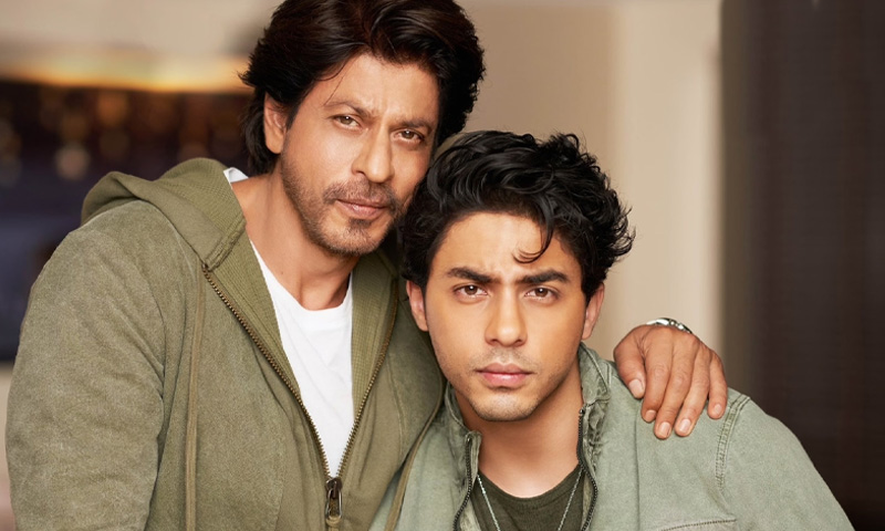 شاہ رخ خان کے بیٹے آریان کی ’جوتا چرائی‘ کی مزاحیہ ویڈیو وائرل