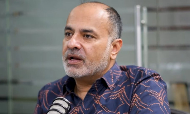 کراچی میں معروف ڈیزائنر دیپک پروانی تین ماہ میں تین بار لٹ گئے