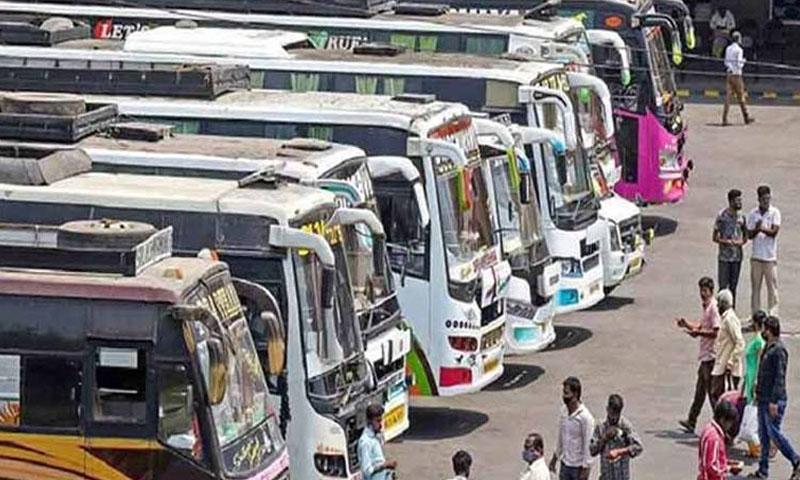 پیٹرولیم قیمتوں میں اضافے کے بعد پبلک ٹرانسپورٹرز  نے کرایے 65 فیصد تک بڑھا دیے