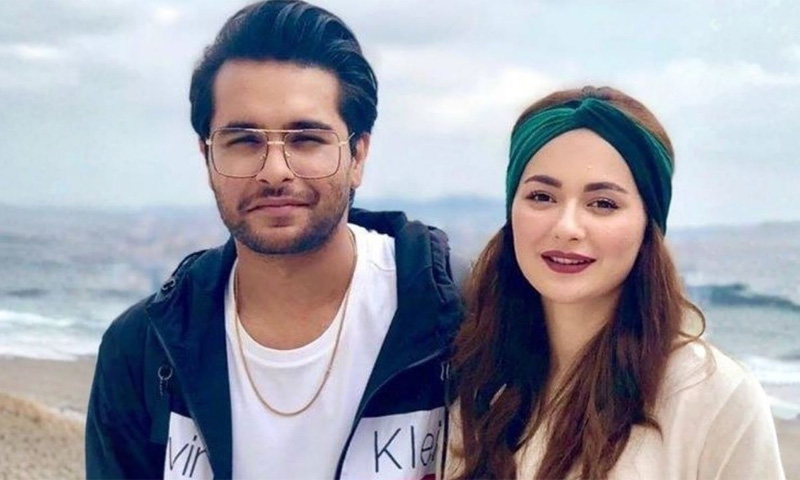 کنسرٹ میں عاصم اظہر اور ہانیہ عامر کے ہاتھ تھامنے کی ویڈیو وائرل