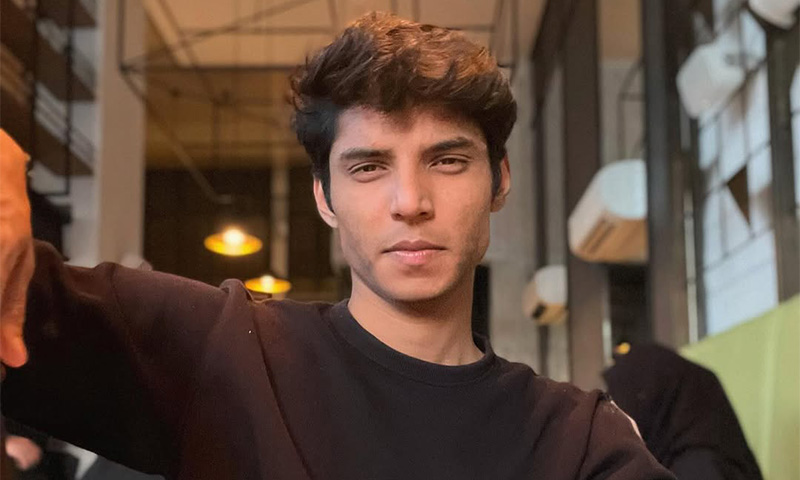 خفیہ نکاح یا نیا میوزک پراجیکٹ؟ حاوی کی دلہن کے ساتھ تصویر وائرل