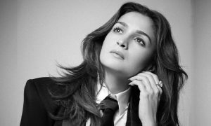 عالیہ بھٹ کو میزبانی کرنا مہنگا پڑ گیا، ویڈیو وائرل