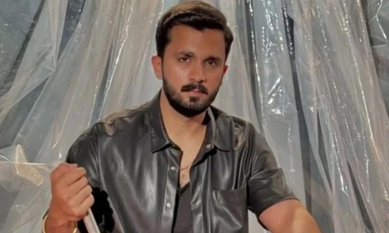 رجب بٹ پر خاتون سے زیادتی کے مقدمے میں فردِ جرم کی تاریخ مقرر